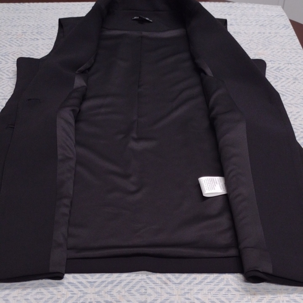CHARLIE B Black Sleeveless Vest Chic,Feminine. - Picture 9 of 16